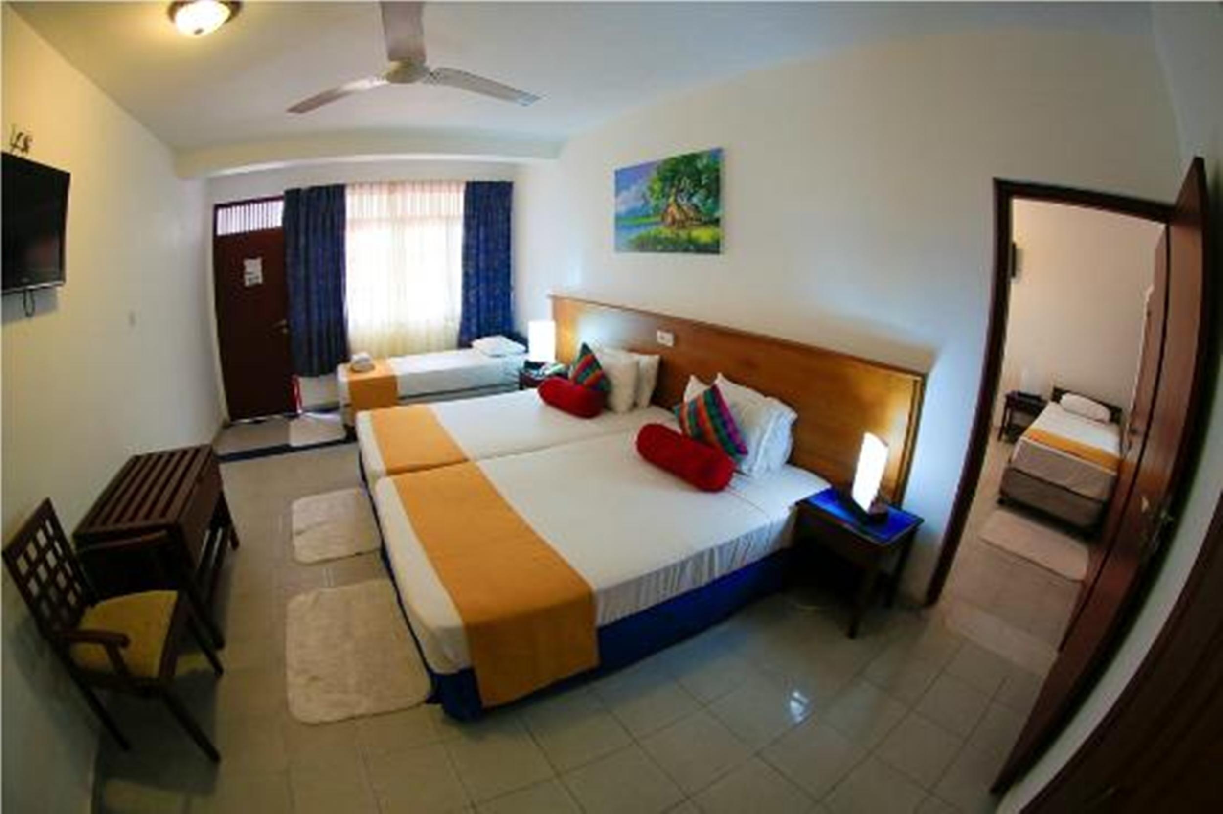 Catamaran Beach Hotel Negombo Dış mekan fotoğraf