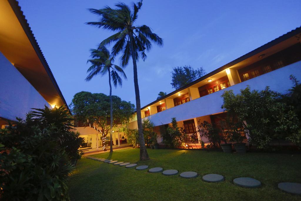Catamaran Beach Hotel Negombo Dış mekan fotoğraf