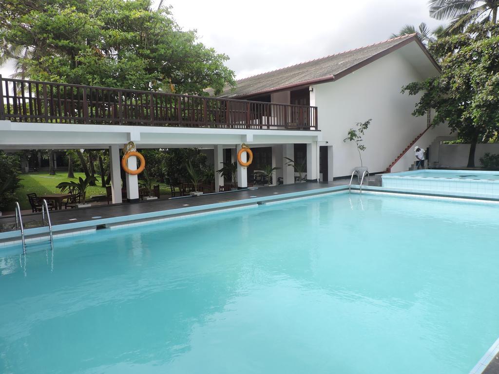 Catamaran Beach Hotel Negombo Dış mekan fotoğraf