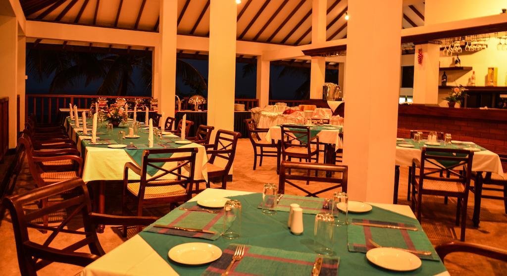 Catamaran Beach Hotel Negombo Dış mekan fotoğraf