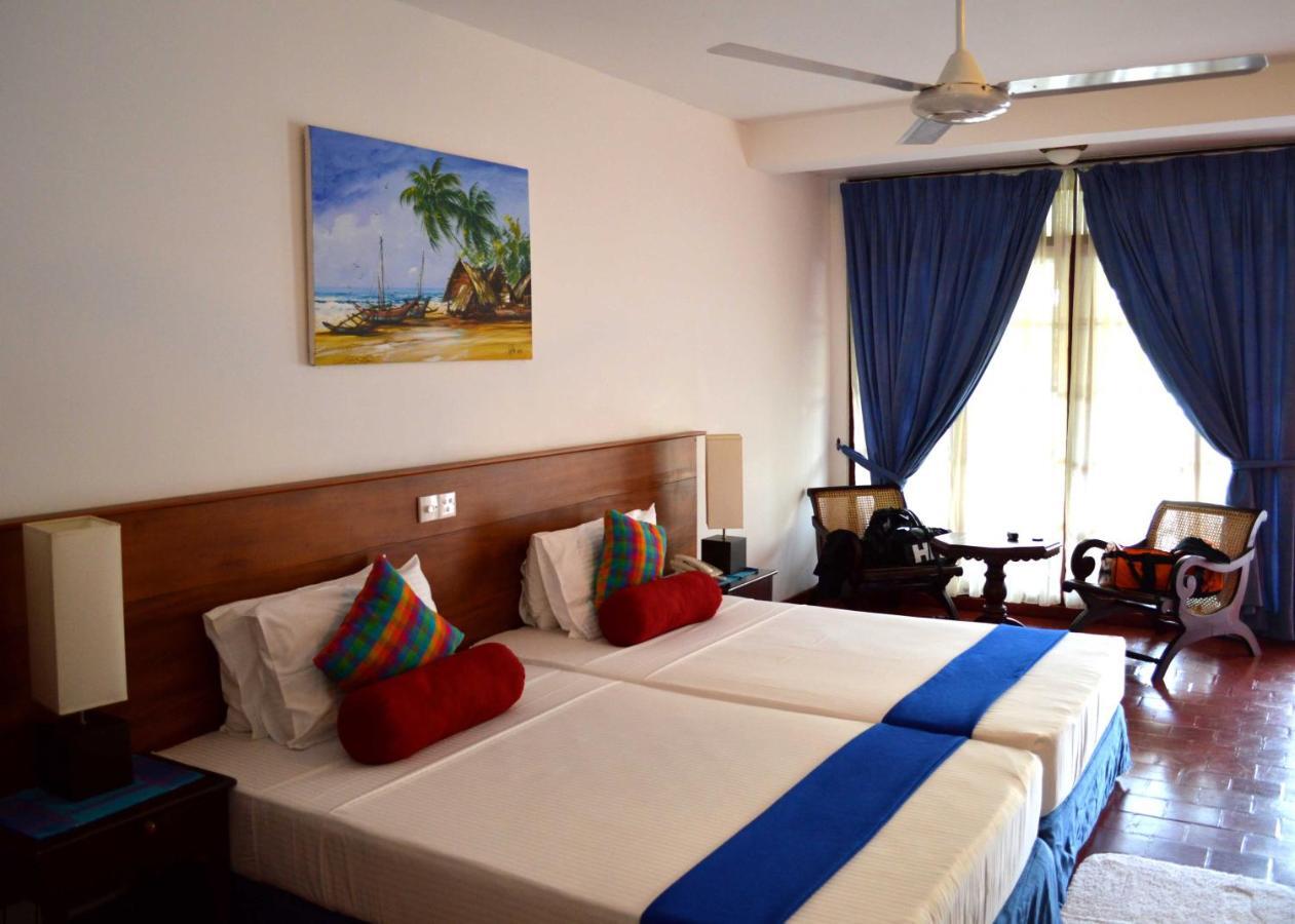 Catamaran Beach Hotel Negombo Dış mekan fotoğraf