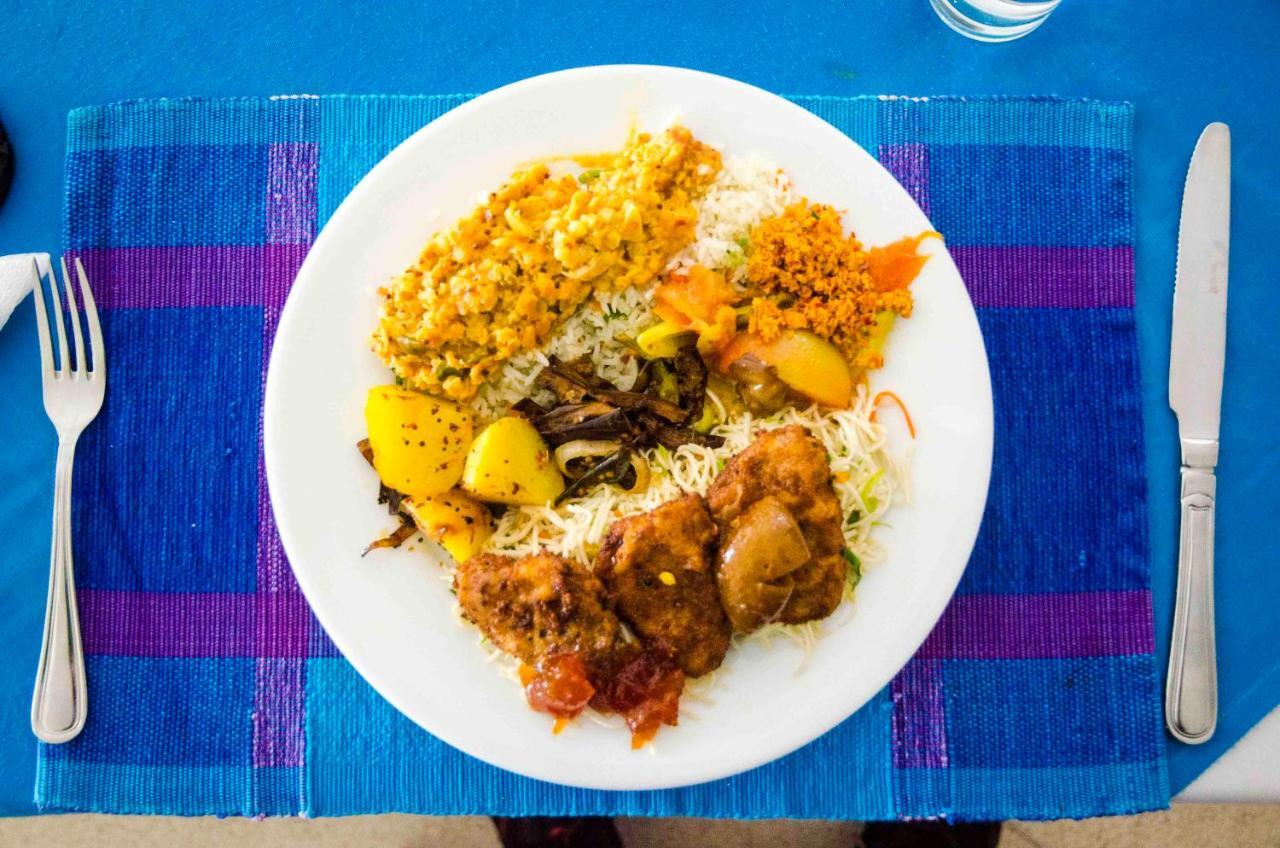 Catamaran Beach Hotel Negombo Dış mekan fotoğraf